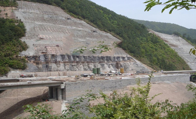泡沫混凝土用于滑坡区